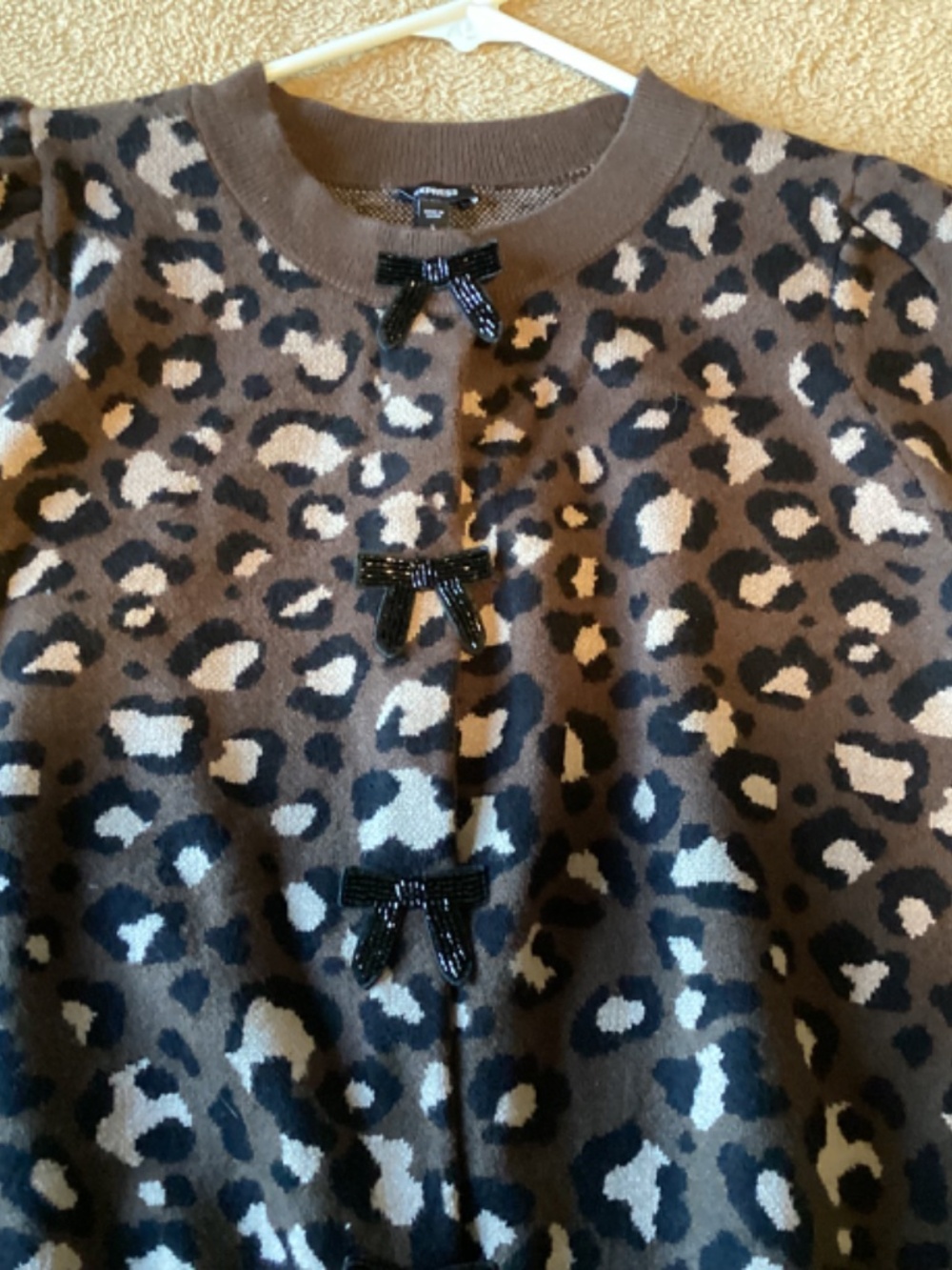 Express Bow Cardigan leopard print sweater - Picture 3 of 5